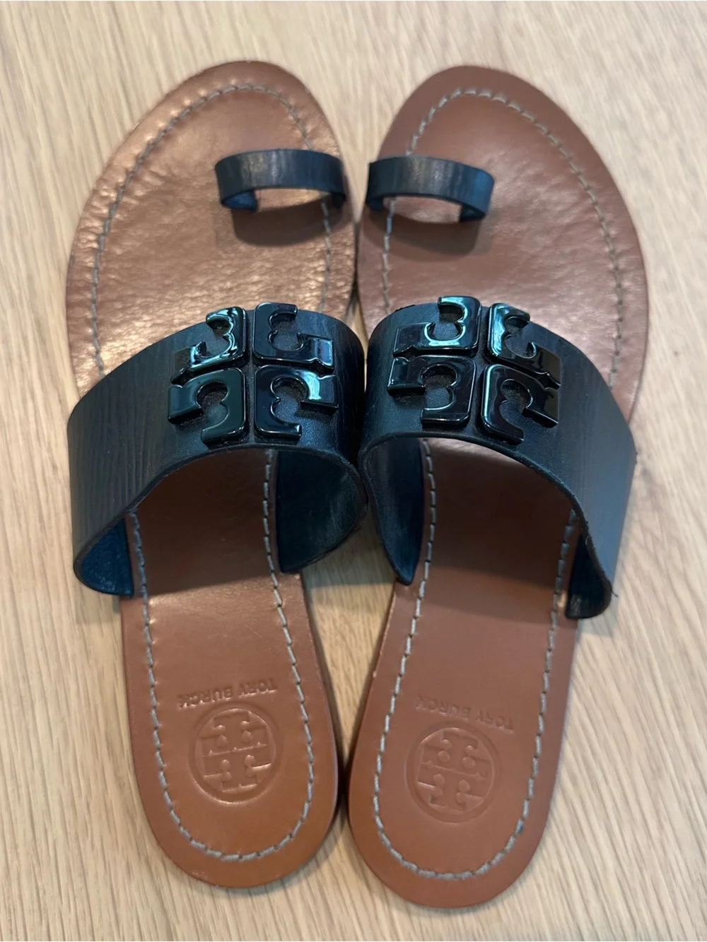 Tory Burch Black Leather Logo Toe-Loop Sandals Size 7